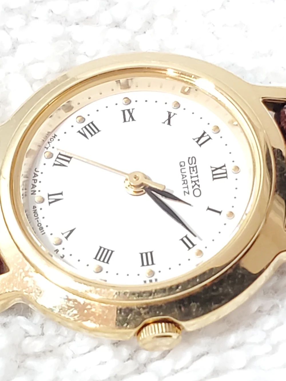 Seiko Vintage 1990's Women's Gold Plated Quartz Watch 4N01 Caliber Leather Band